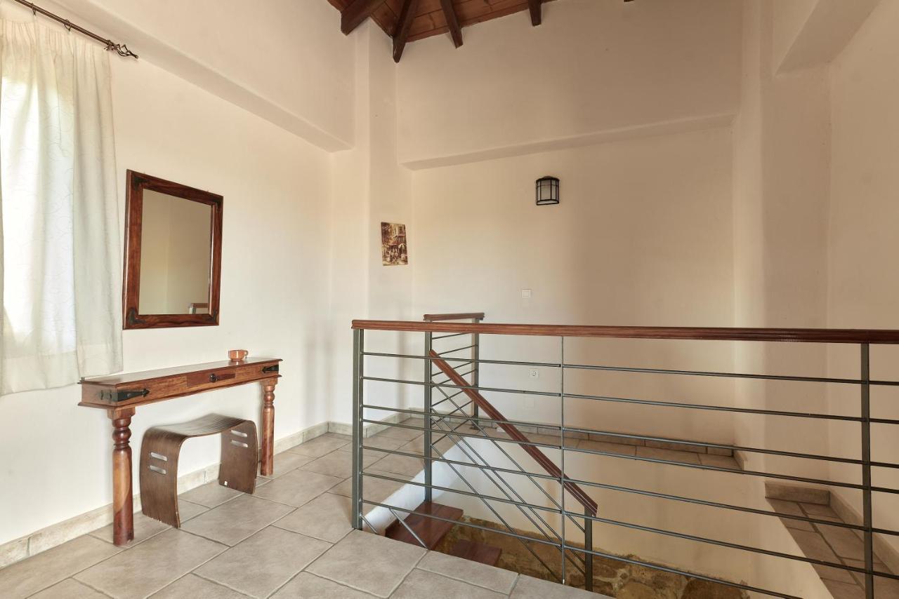 Mouri Villa Mourion  Buitenkant foto