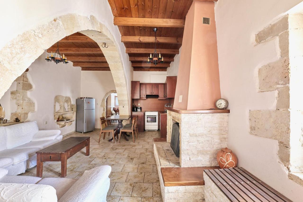 Mouri Villa Mourion  Buitenkant foto