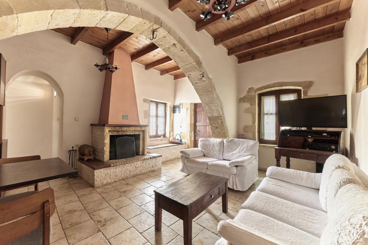 Mouri Villa Mourion  Buitenkant foto