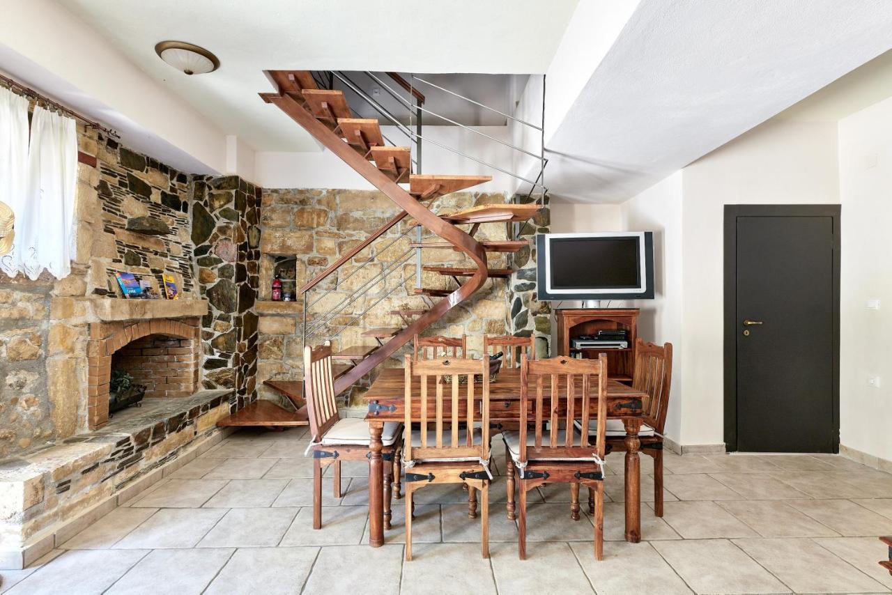 Mouri Villa Mourion  Buitenkant foto