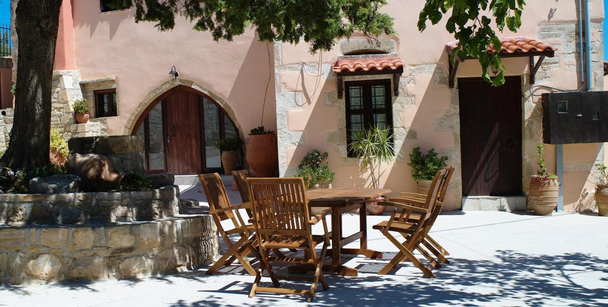 Mouri Villa Mourion  Buitenkant foto