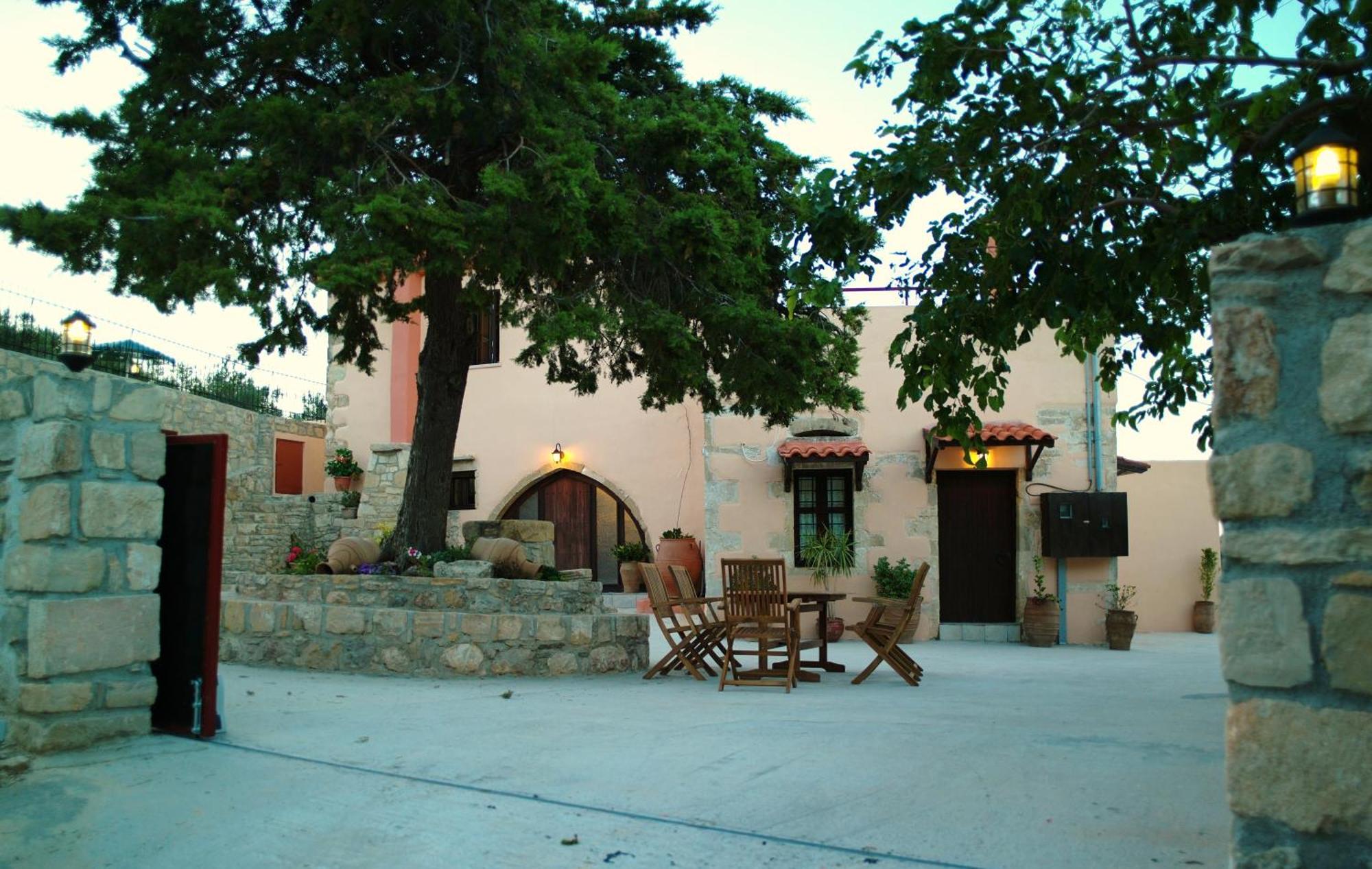 Mouri Villa Mourion  Buitenkant foto