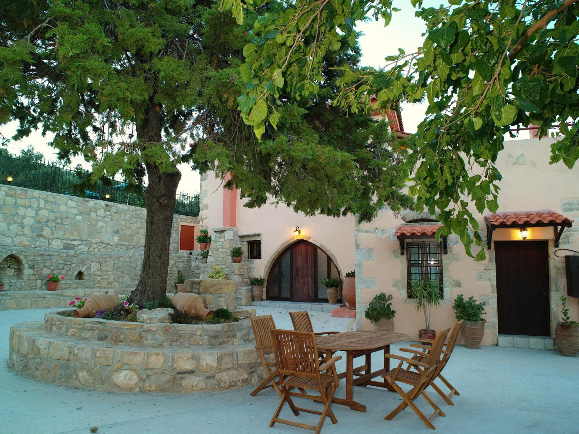 Mouri Villa Mourion  Buitenkant foto