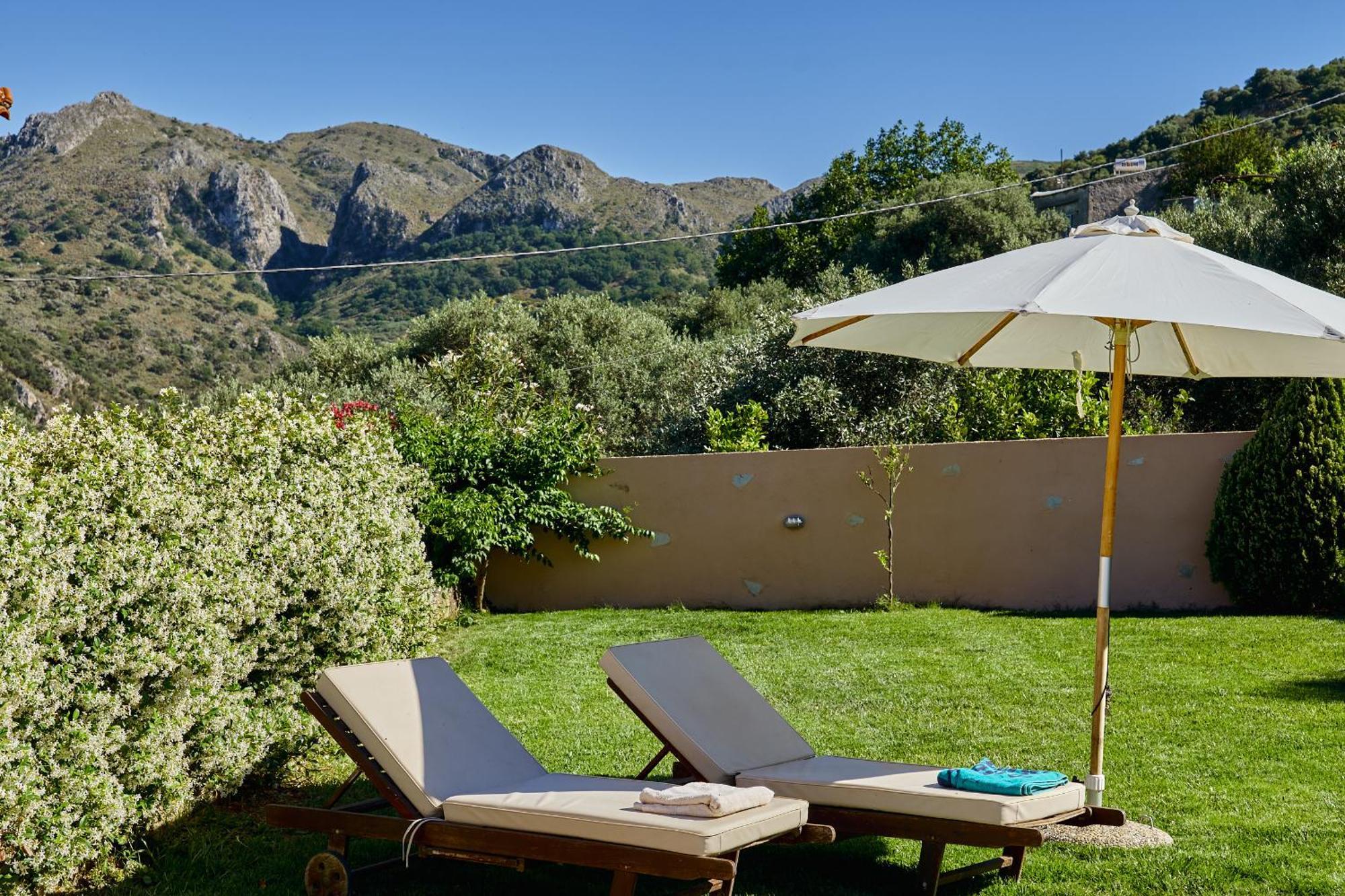 Mouri Villa Mourion  Buitenkant foto