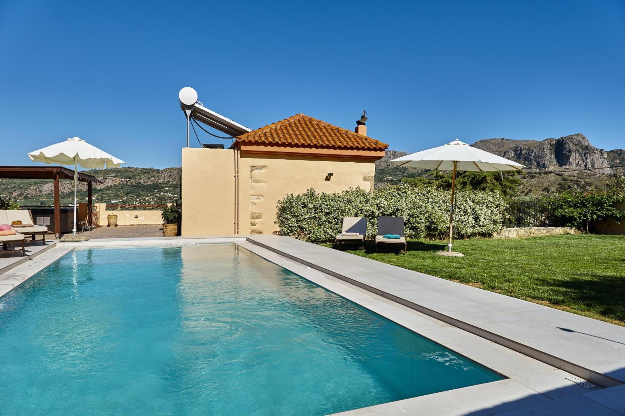 Mouri Villa Mourion  Buitenkant foto