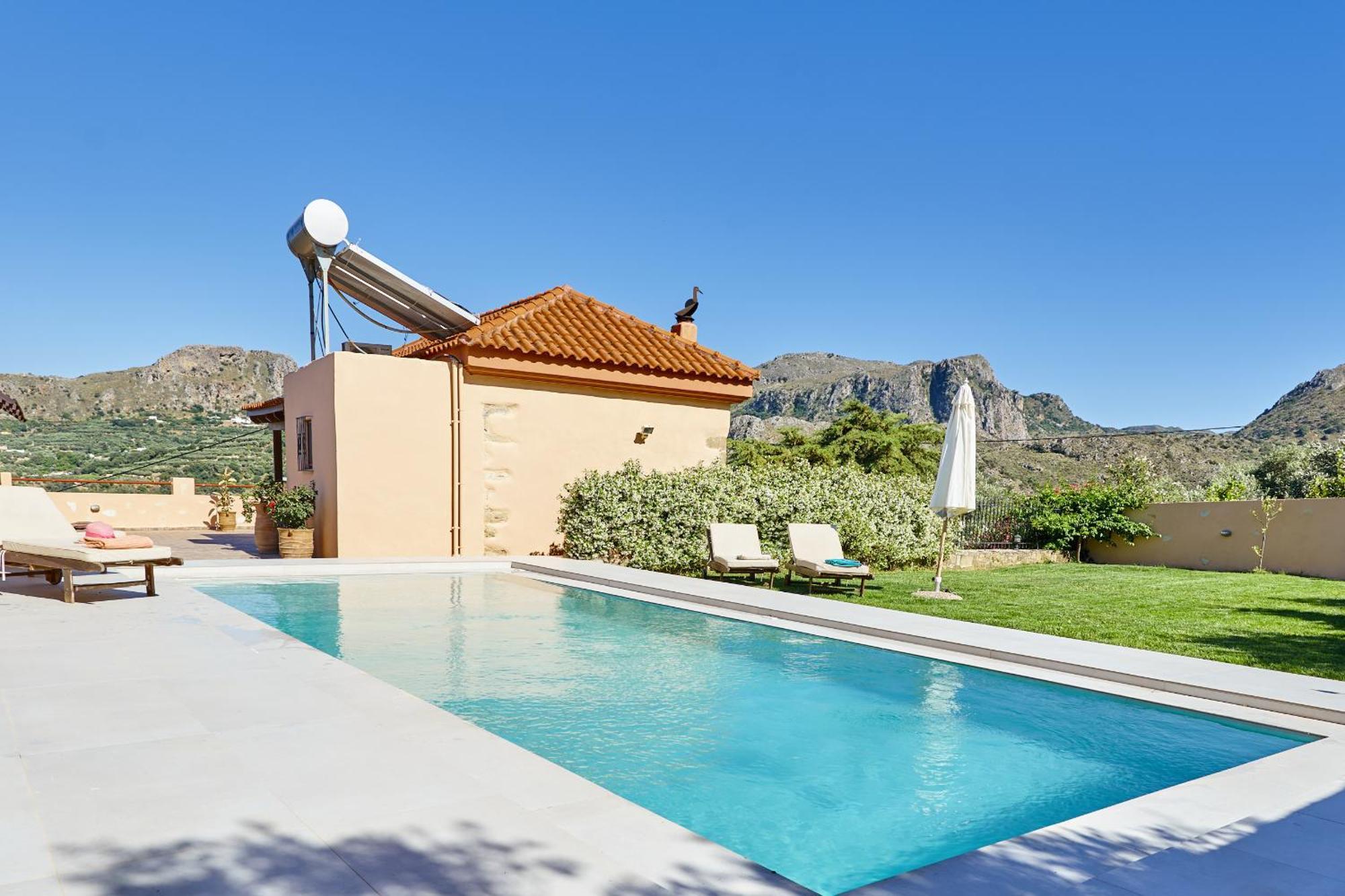 Mouri Villa Mourion  Buitenkant foto