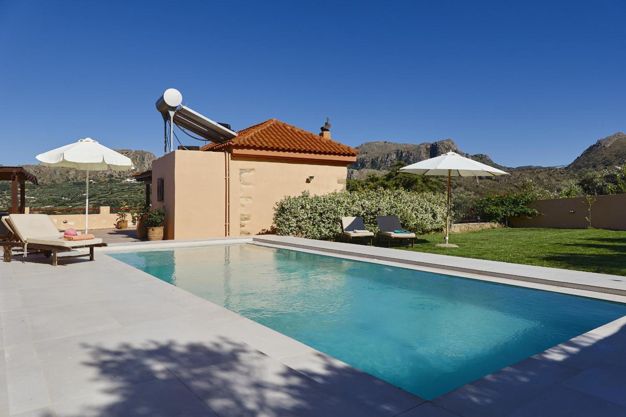 Mouri Villa Mourion  Buitenkant foto