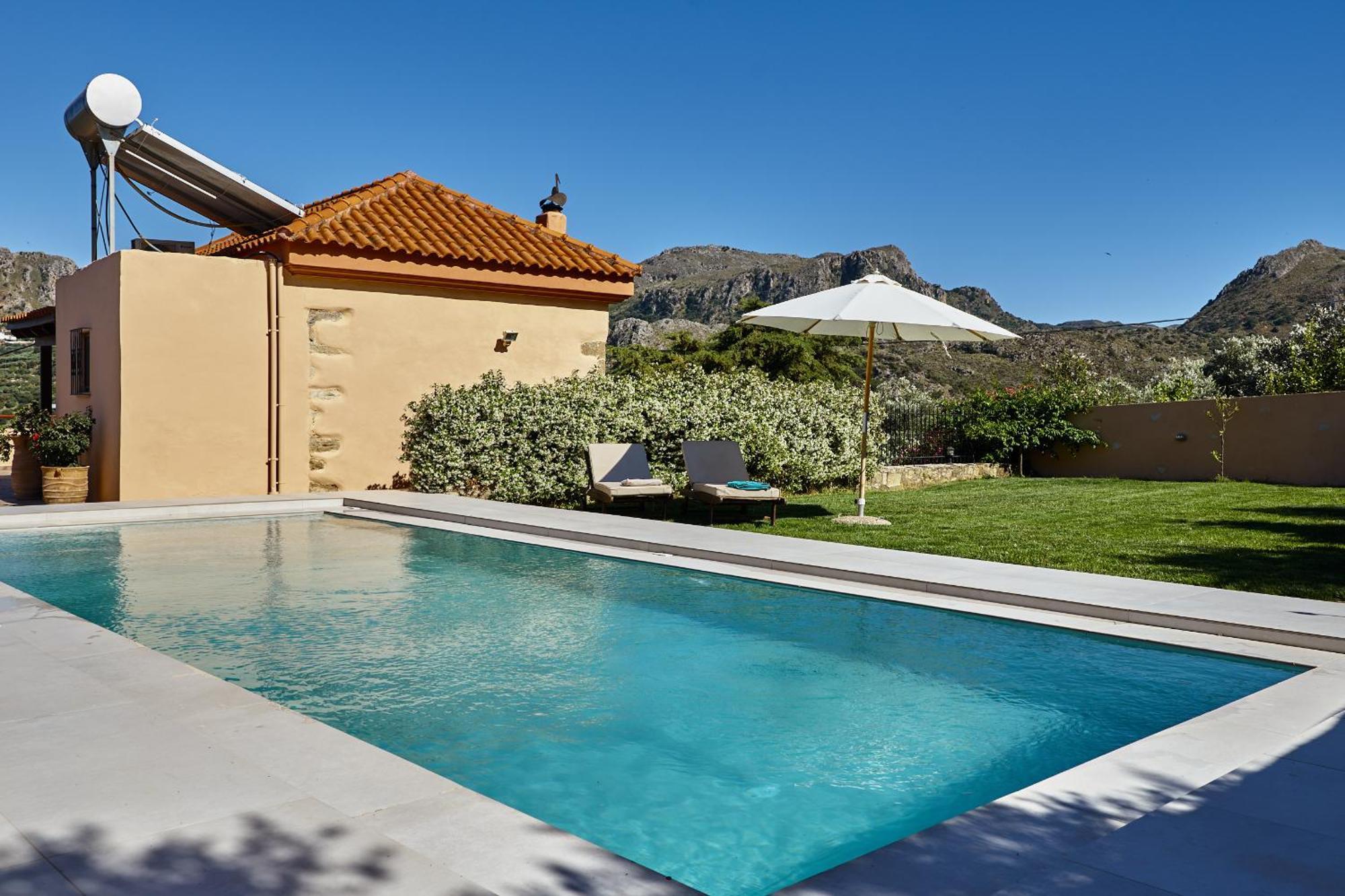 Mouri Villa Mourion  Buitenkant foto