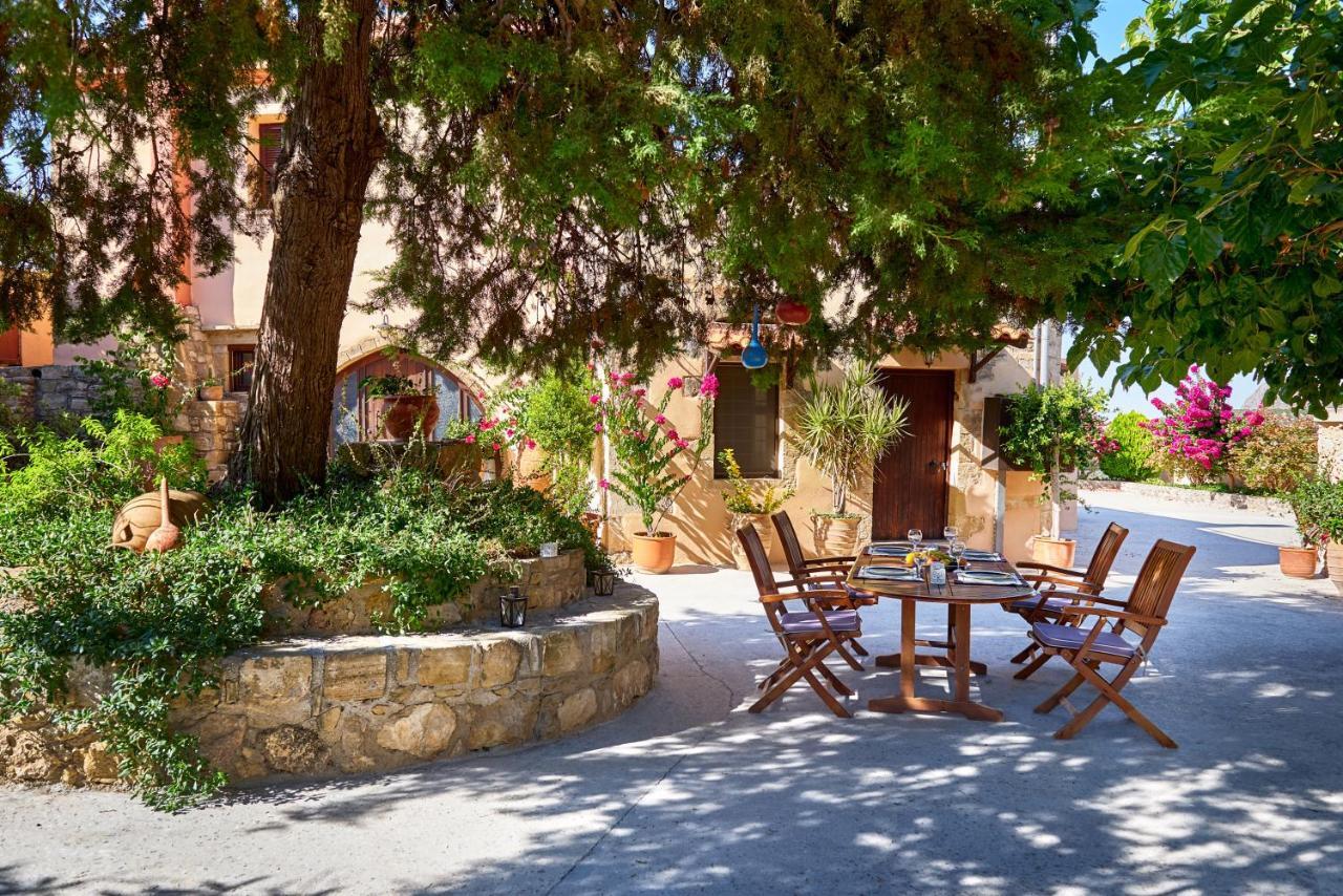 Mouri Villa Mourion  Buitenkant foto