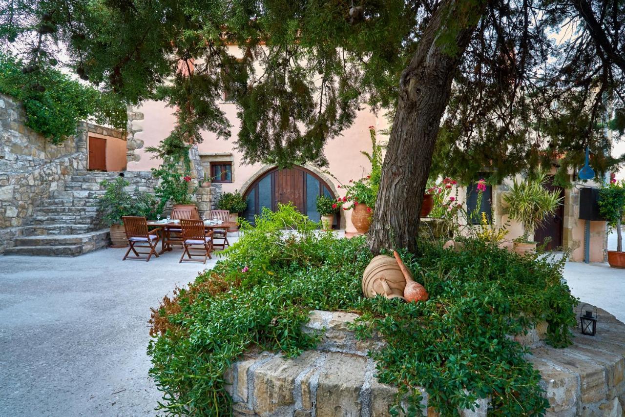Mouri Villa Mourion  Buitenkant foto