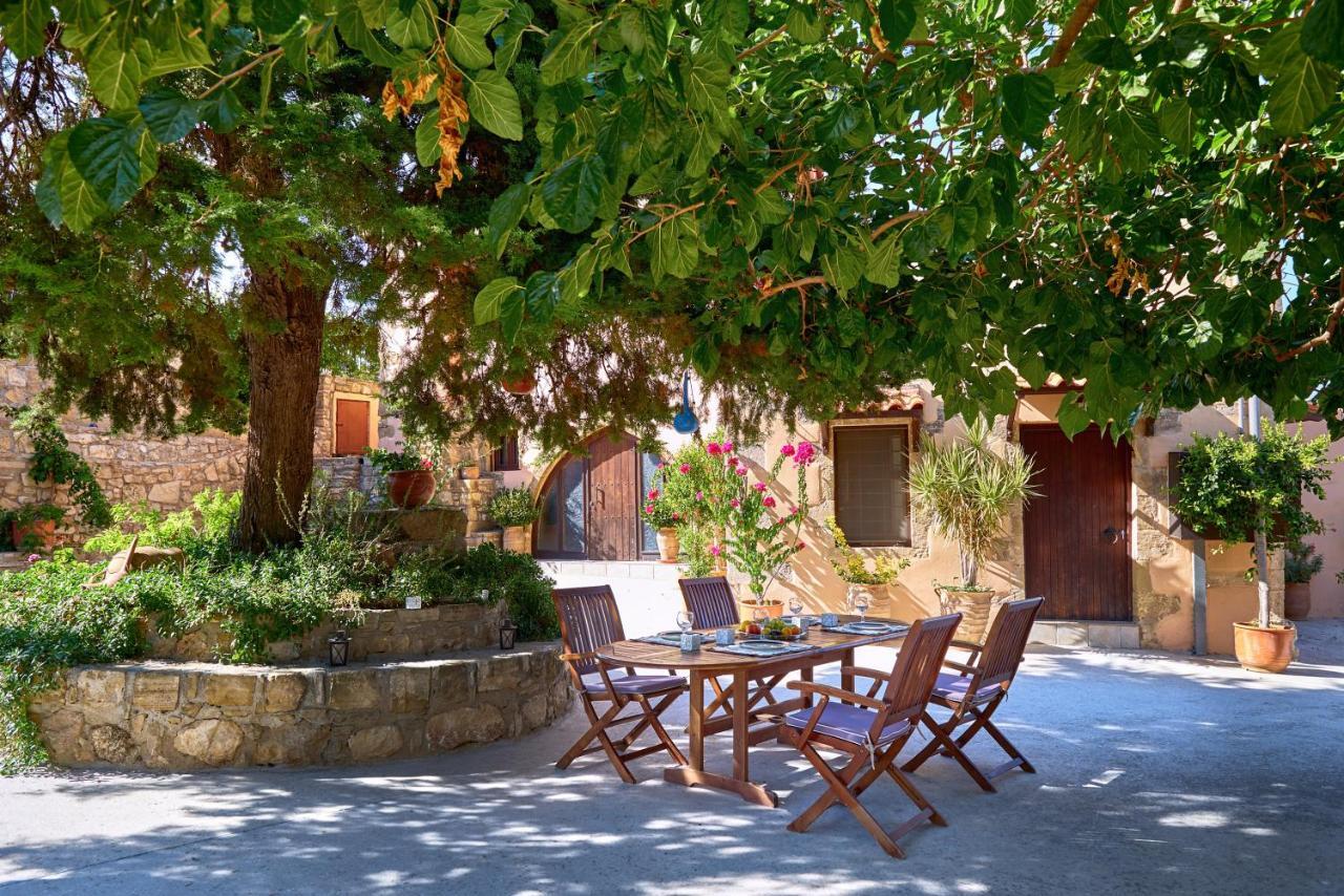 Mouri Villa Mourion  Buitenkant foto