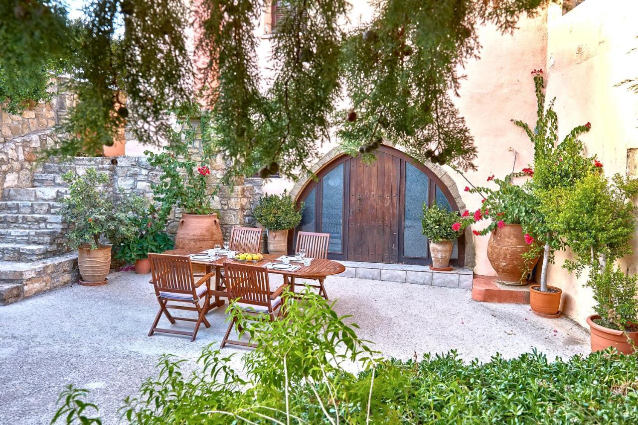 Mouri Villa Mourion  Buitenkant foto