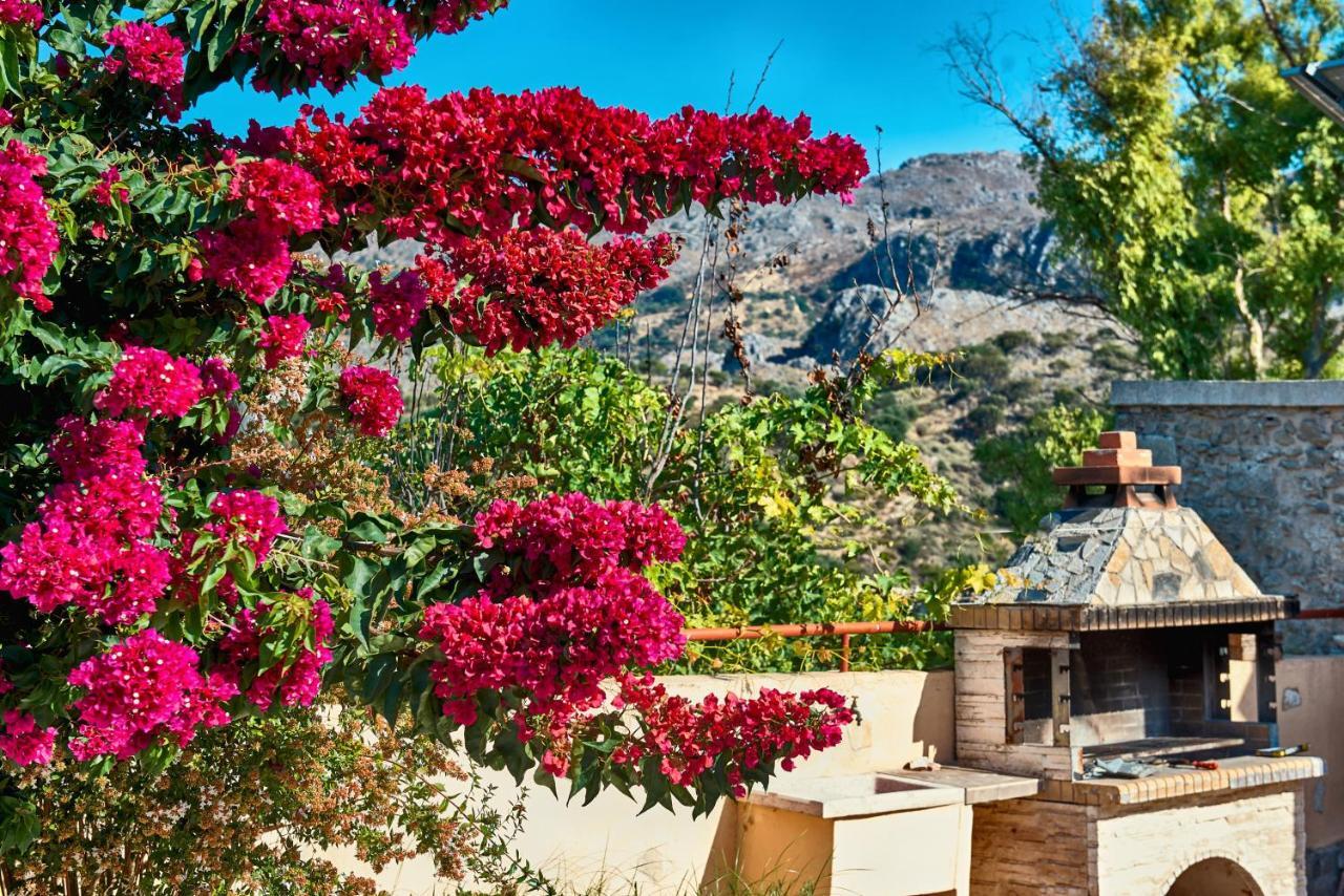 Mouri Villa Mourion  Buitenkant foto